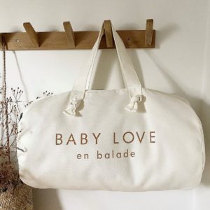 sac-polochon-blanc-baby-love-en-balade-marcel-et-lily