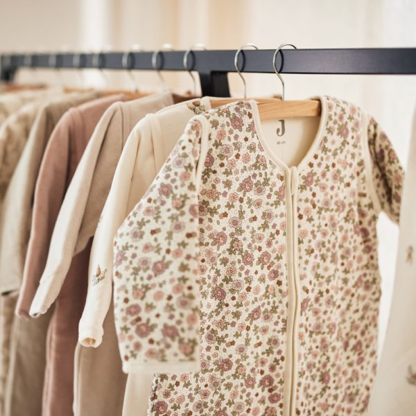 jollein-gigoteuse-a-manches-amovibles-retro-flowers