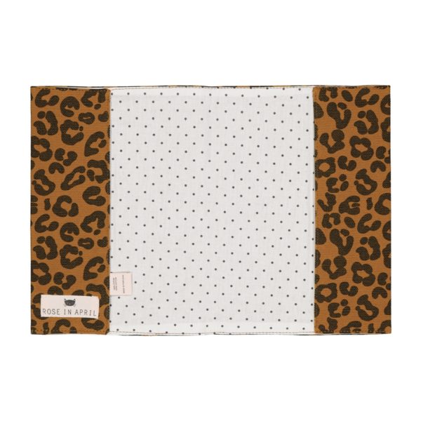 protege-carnets-de-sante-chloe-graou-caramel-rose-in-april