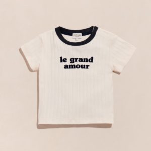 le-t-shirt-le-grand-amour-enfant-en-coton-bio-creme