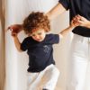 le-t-shirt-brode-baby-bird-en-coton-bio-charbon-emoi-emoi