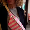 sac-banane-rayure-rose-fluo
