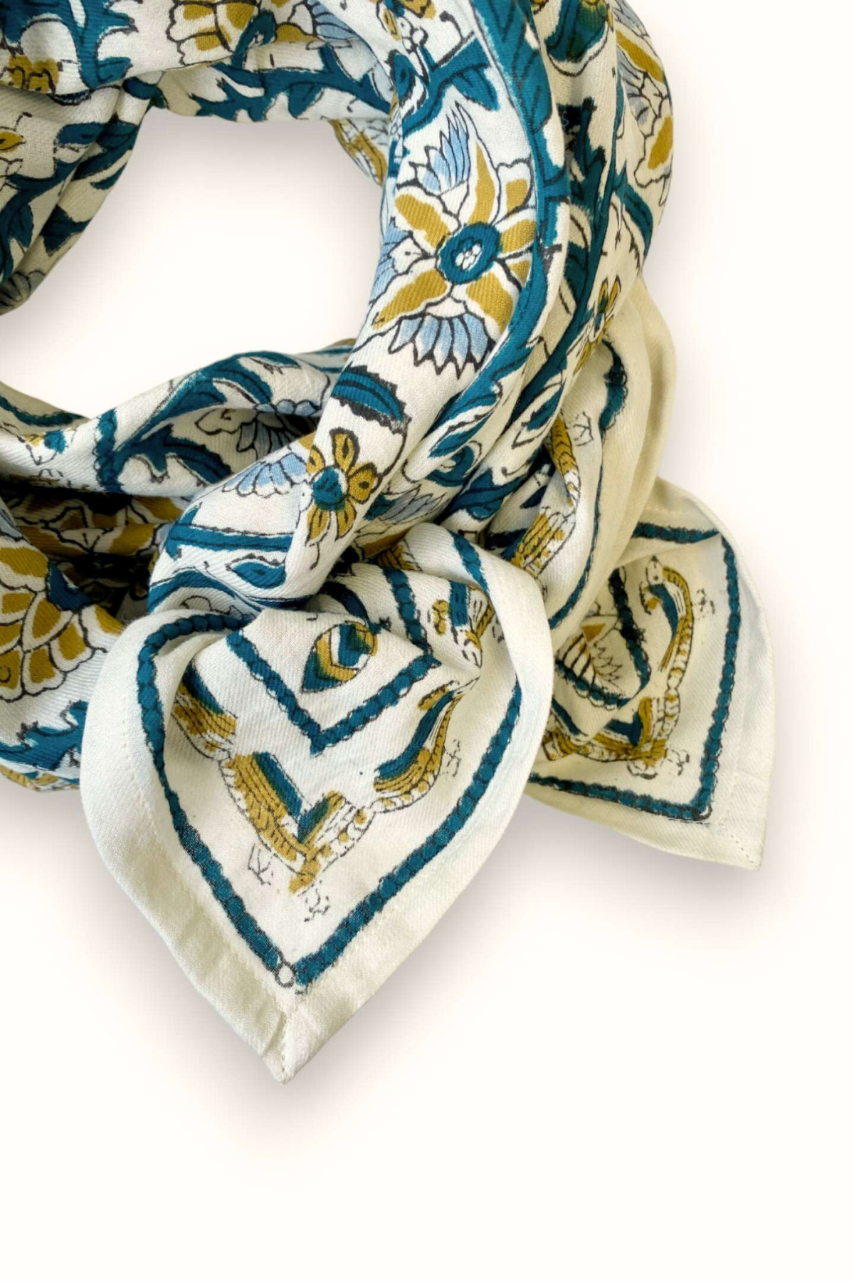 foulard-latika-bird-sable-apaches-collections
