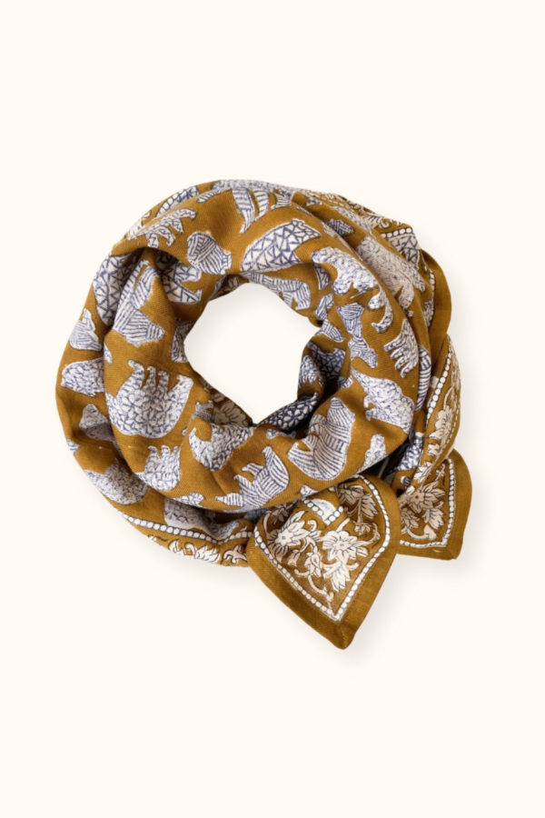 big-foulard-latika-ours-tapenade-apaches