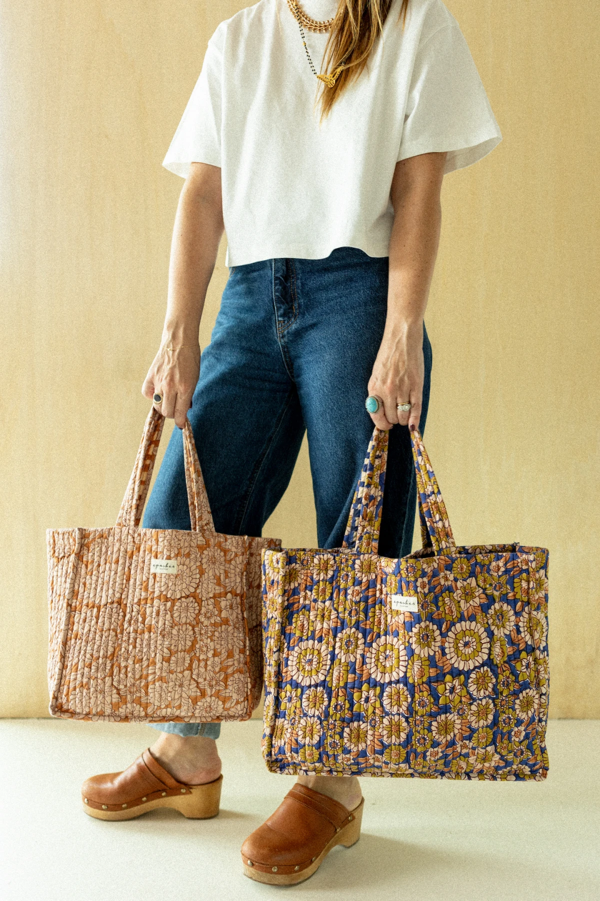 sac-reema-flowers-camel-apaches