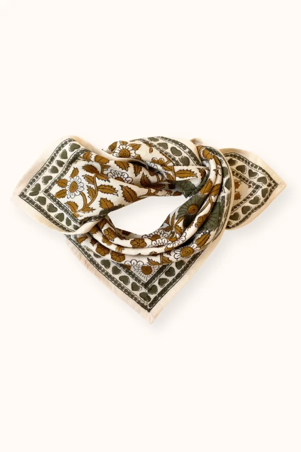 small-foulard-manika-coeur-macadamia