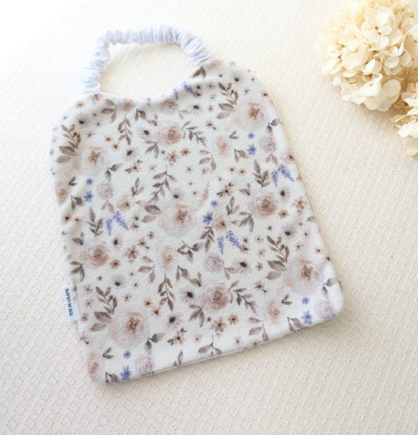 tete-de-lylotte-bavoir-serviette-fleurs-bleues