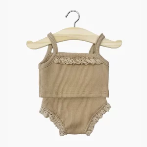 minikane-dressing-poupees-gordis-les-ptits-basiques-dessous-fille-en-bord-cote-cacao-et-sa-dentelle