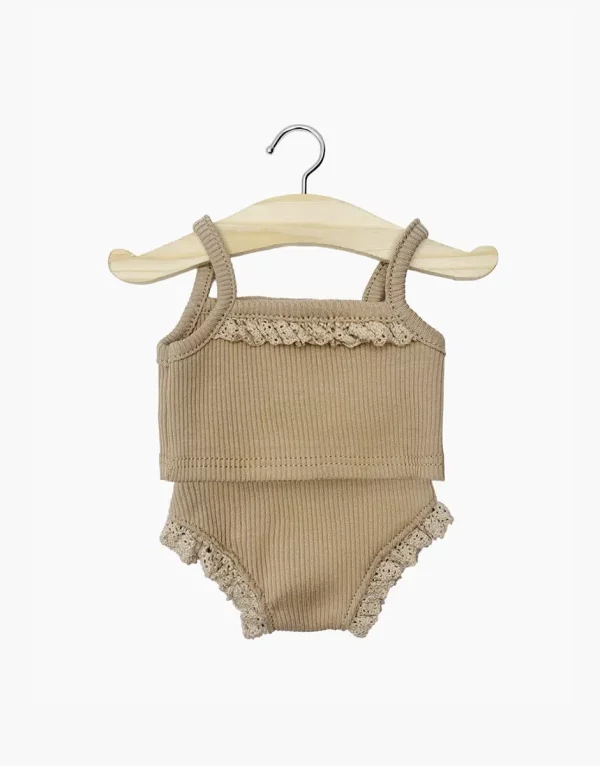 minikane-dressing-poupees-gordis-les-ptits-basiques-dessous-fille-en-bord-cote-cacao-et-sa-dentelle