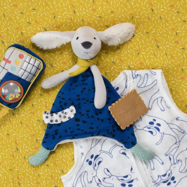 doudou-plat-pilou-bleu-puce-pilou-moulin-roty