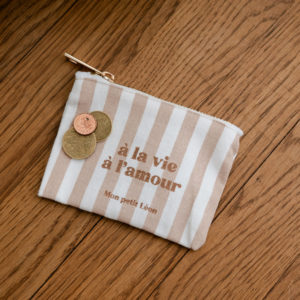 porte-monnaie-rayé-beige-a-la-vie-l-amour-mon-petit-leon