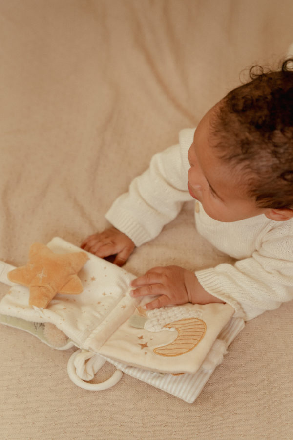 livre-activites-poussette-newborn-little-dutch