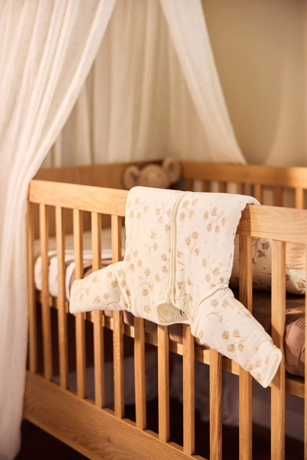 gigoteuse-naissance-avec-manches-amovibles-ronde-leafy-dreams-jollein