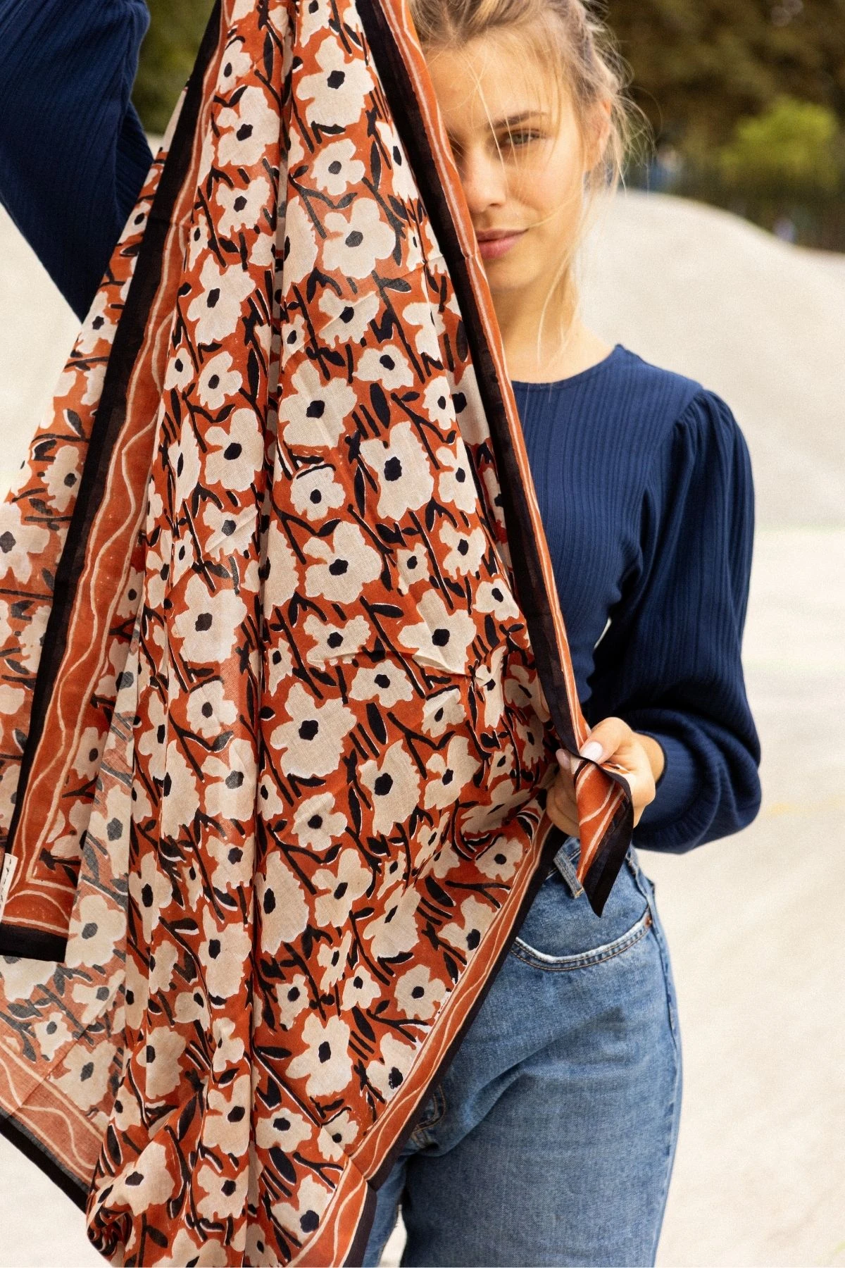 grand-foulard-latika-dupatta-daisy-bombay
