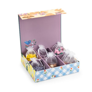 Coffret-perles-en-bois-les-minouchkas-moulin-roty