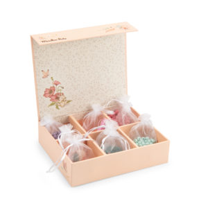 Coffret-perles-en-bois-les-rosalies-moulin-roty