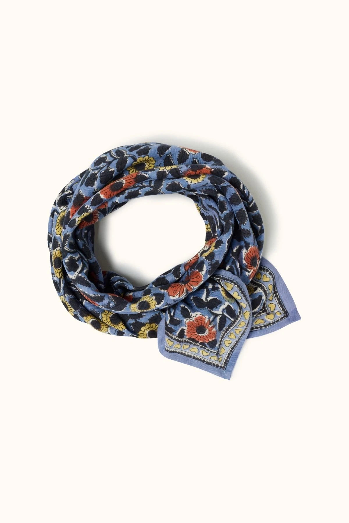 big-foulard-latika-coeur-take-away-coeur-iris-apaches