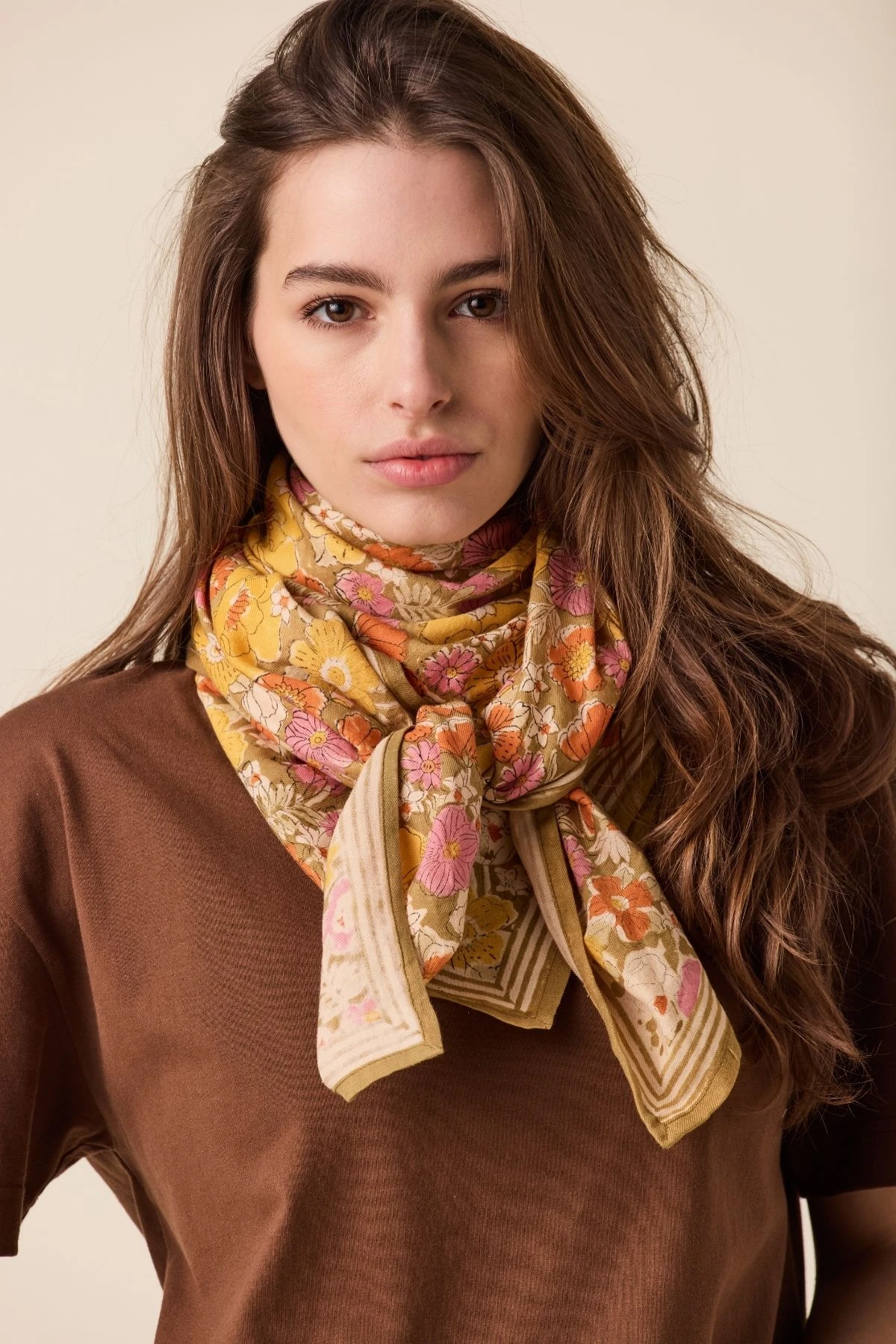 big-foulard-latika-joy-solo-el-sol-joy-tapenade-apaches
