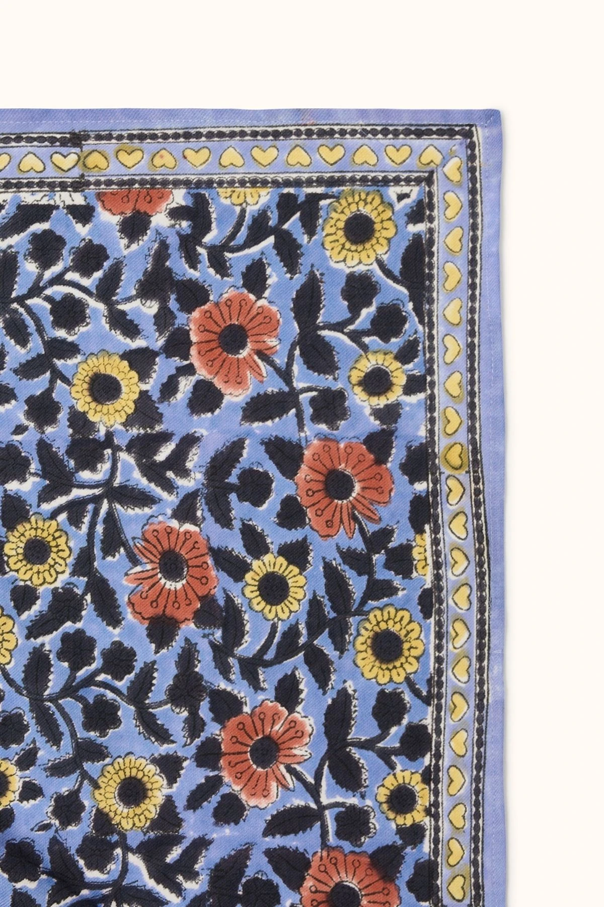 small-foulard-manika-coeur-take-away-coeur-iris-apaches