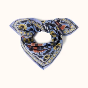small-foulard-manika-coeur-take-away-coeur-iris-apaches