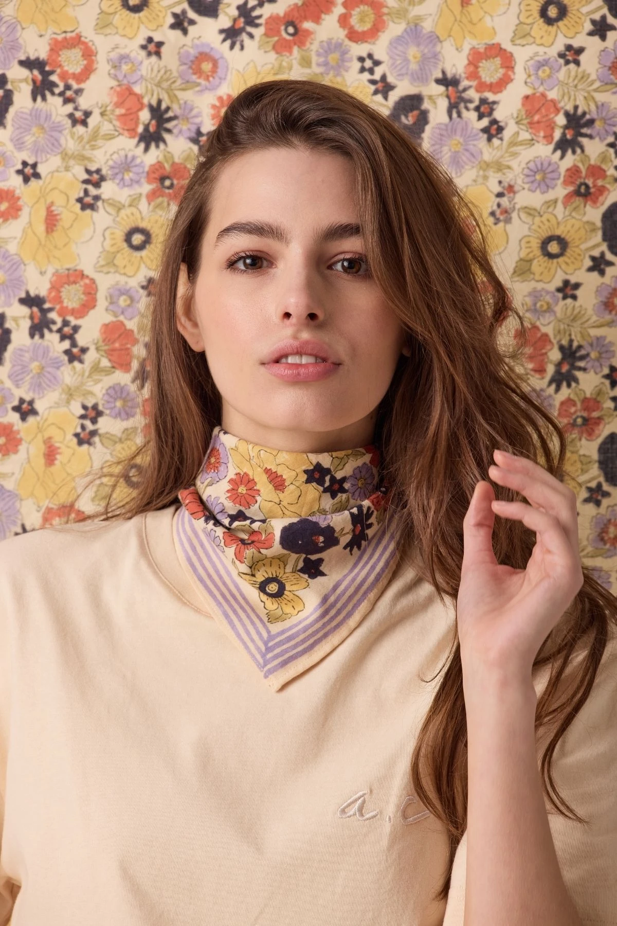 small-foulard-manika-joy-take-away-joy-iris-apaches
