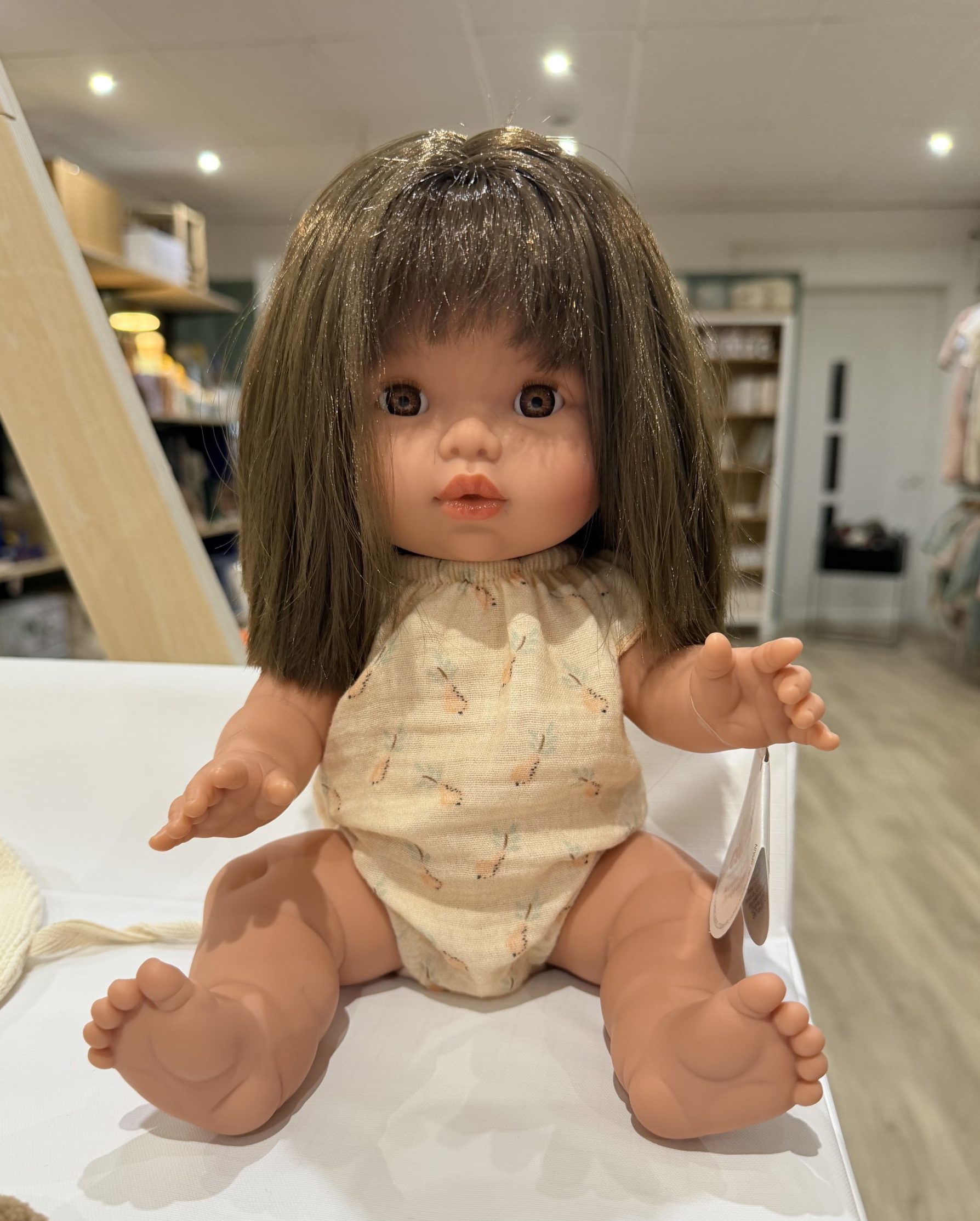 Poupée 34 cm | Vic