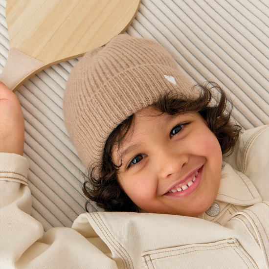 Bonnet-laine-enfant-sable-atelier-wagram